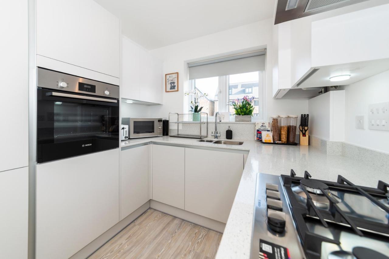 Greenfield Holiday Homes Μπράκνελ Εξωτερικό φωτογραφία