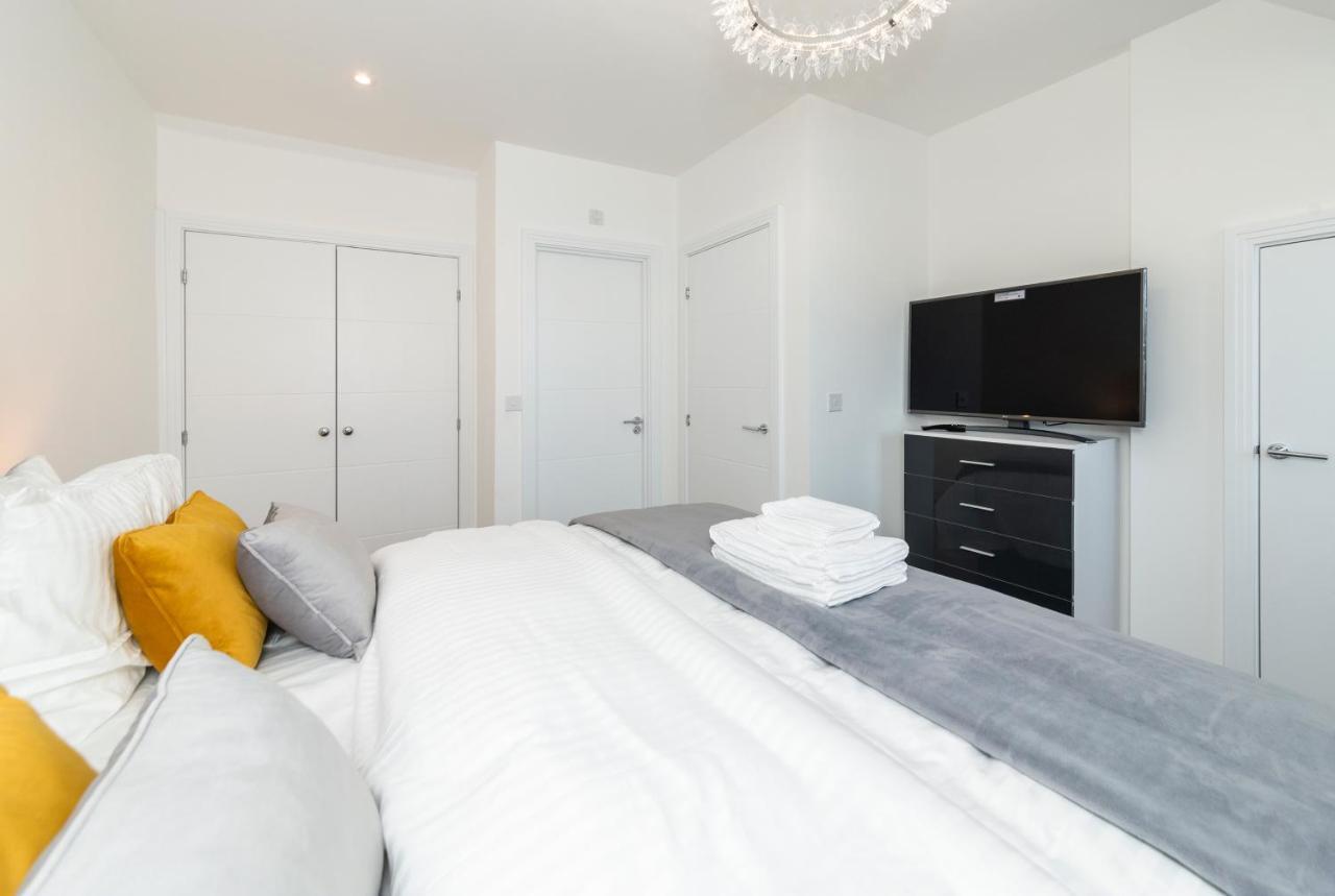 Greenfield Holiday Homes Μπράκνελ Εξωτερικό φωτογραφία
