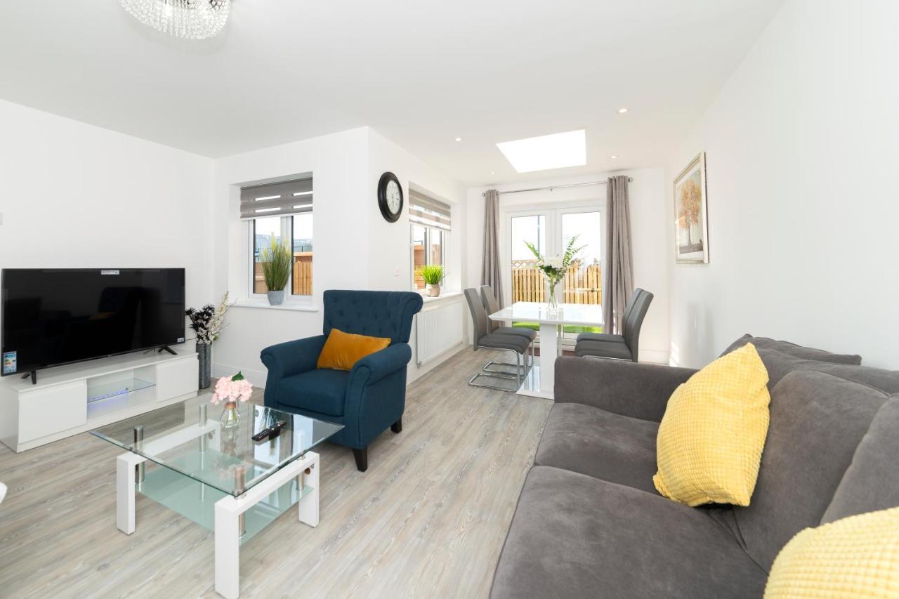 Greenfield Holiday Homes Μπράκνελ Εξωτερικό φωτογραφία
